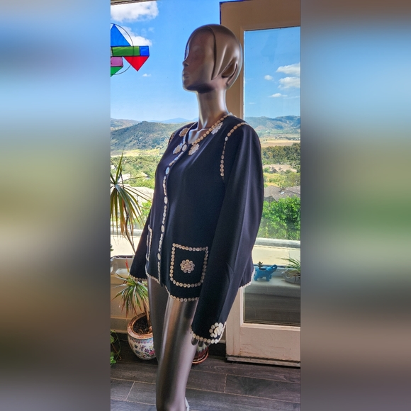 Stunning Vintage Victor Mother of Pearl Button Embellished Jacket - Picture 4 of 6